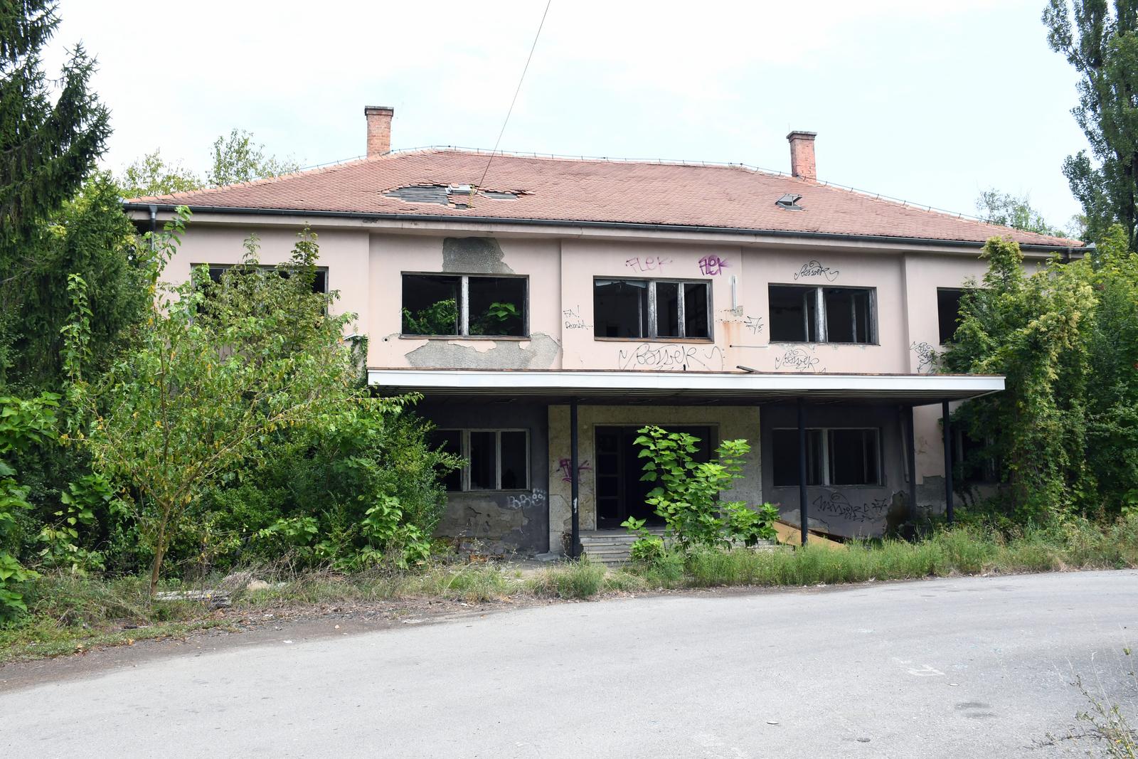 Sisak: Devastirana zgrada nekadašnje Željezare Sisak
