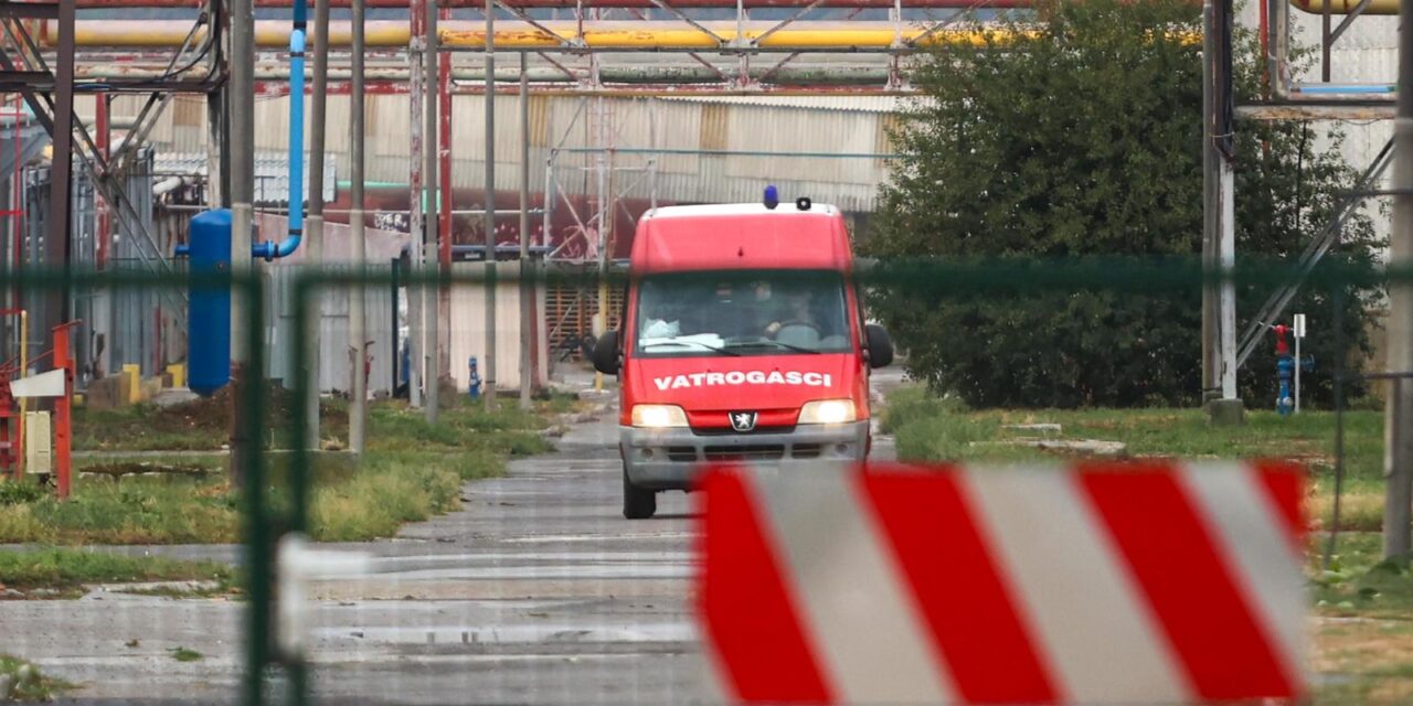 Kutina: Požar koji je zahvatio Petrokemiju Kutina brzo je stavljen pod kontrolu vatrogasaca
